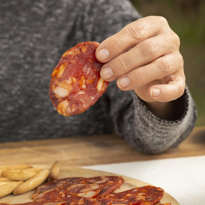 Chorizo loncheado con sabor intenso y textura jugosa