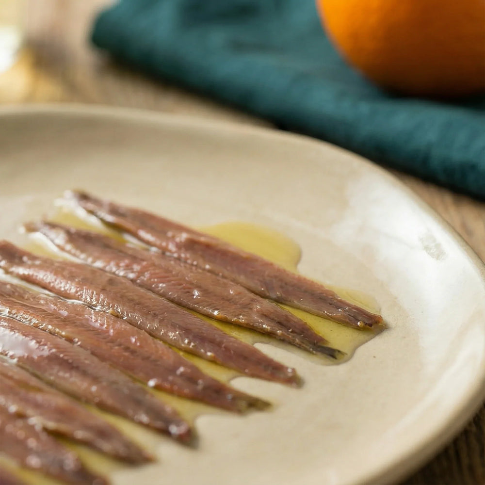 Lote gastronómico con anchoas del Cantábrico e ibéricos selectos