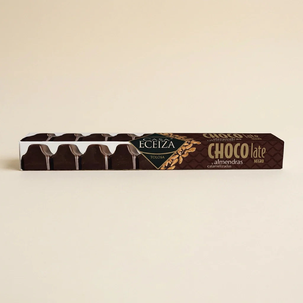 Chocolate negro con almendras caramelizadas Casa Eceiza
