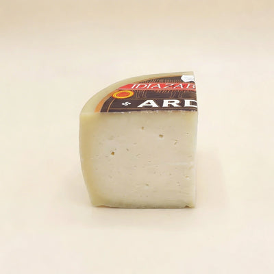 Cuña de queso Idiazabal natural D.O. Ardie de oveja latxa