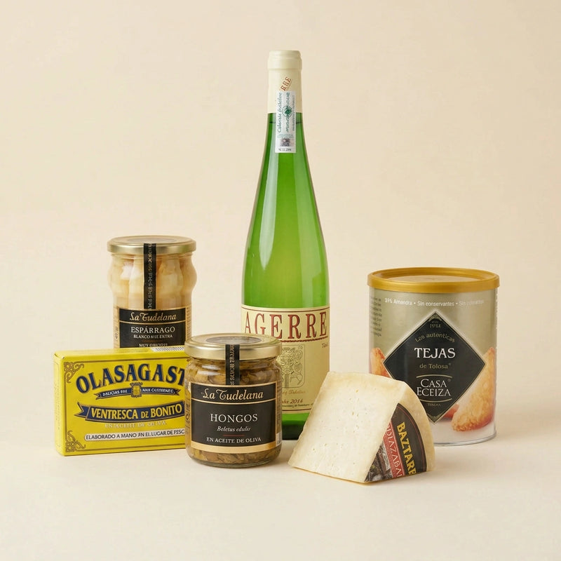 Cesta gourmet de productos vascos ETXEA con queso Idiazabal y txakoli