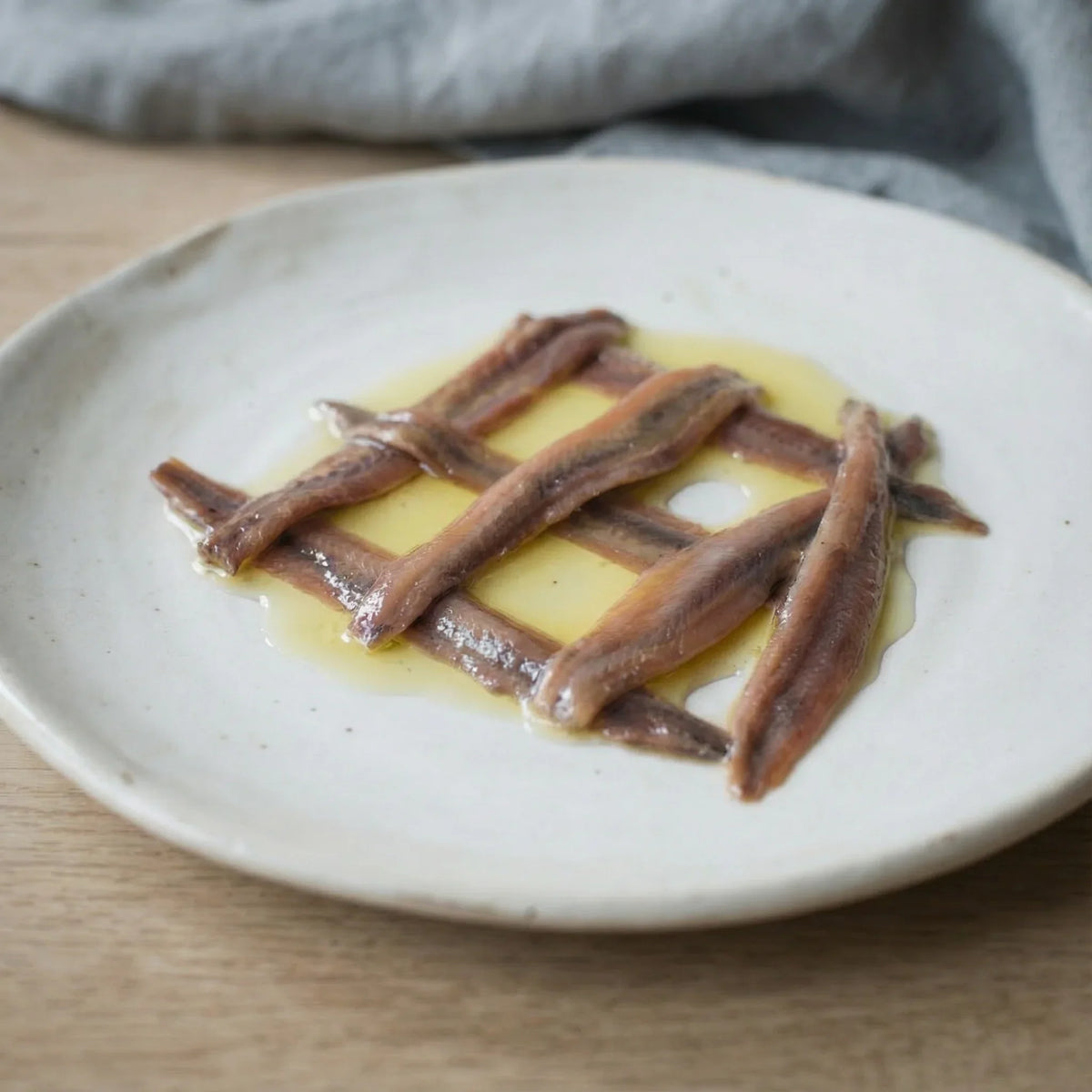Anchoas del Cantábrico en aceite de oliva virgen extra para tapas gourmet