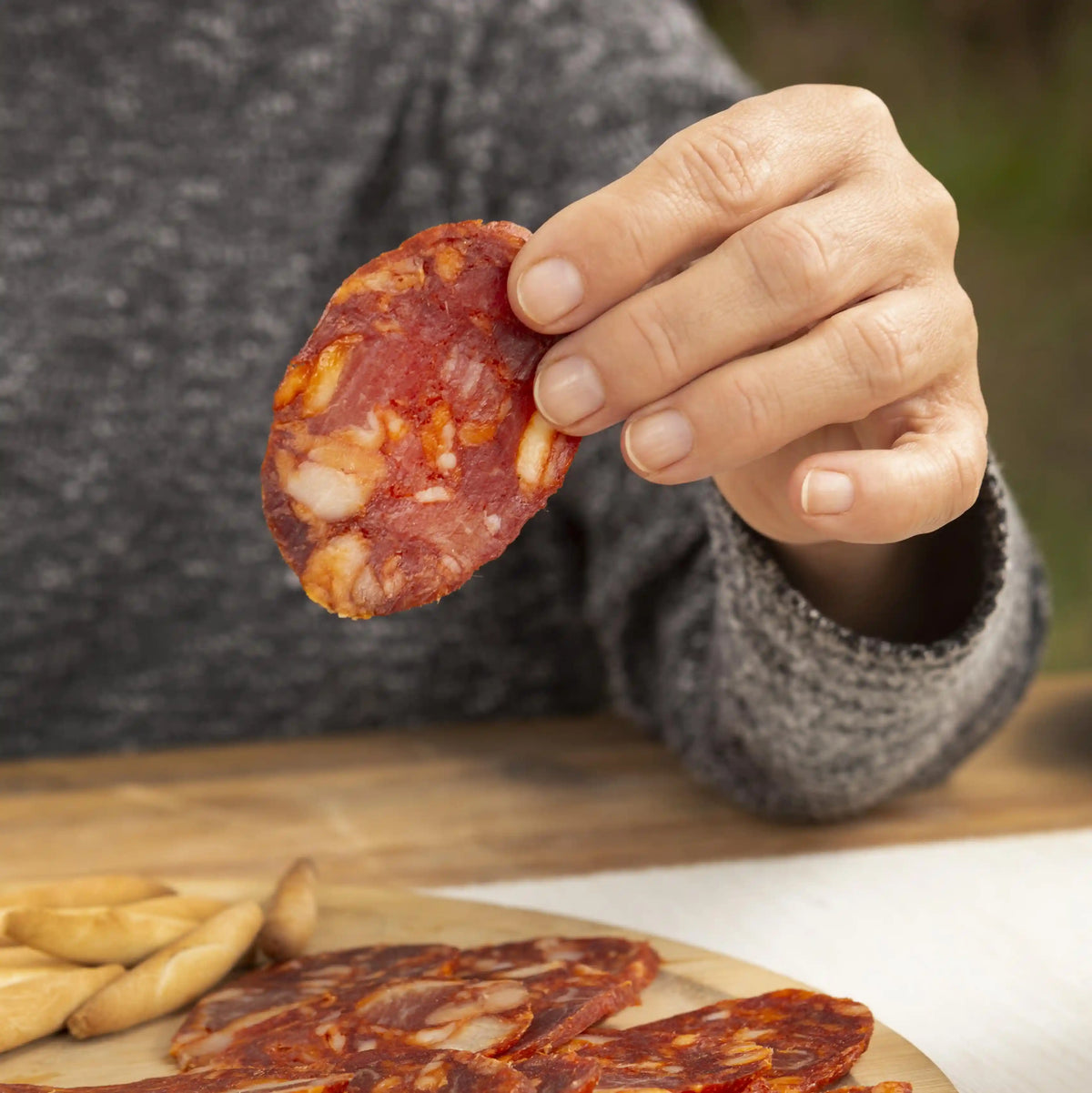 Chorizo loncheado con sabor intenso y textura jugosa