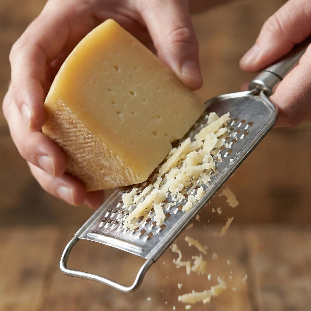 Queso ahumado ideal para degustaciones y tablas gourmet