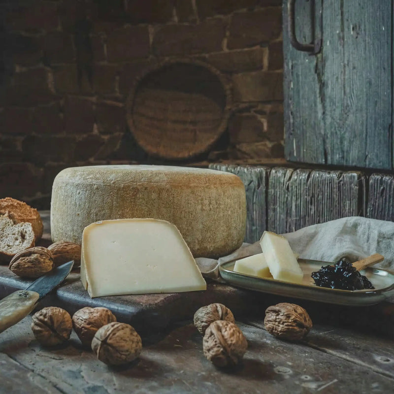 Queso francés de oveja con sabor elegante y tradición pirenaica